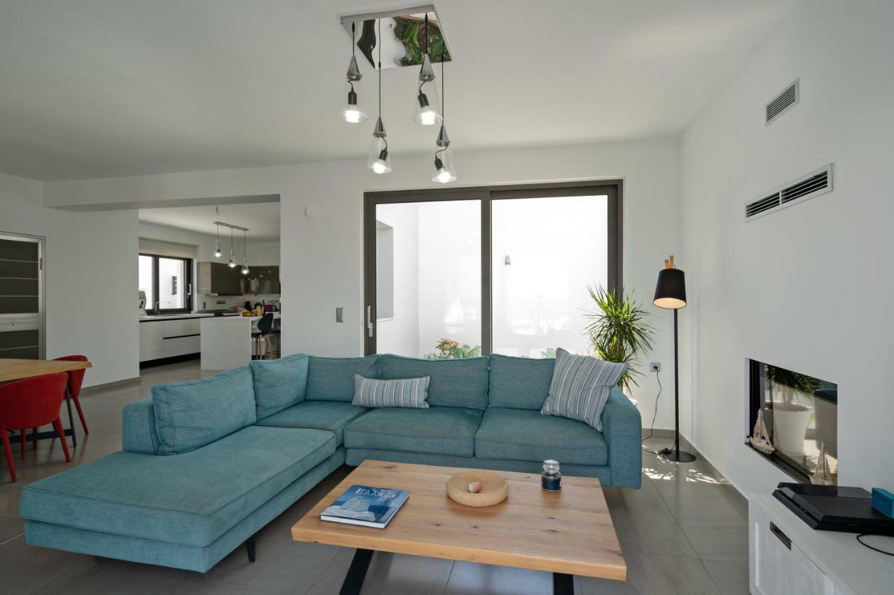 Eolia Iconic Villa, Walking Distance To The Beach, By Thinkvilla Panormos  Bagian luar foto